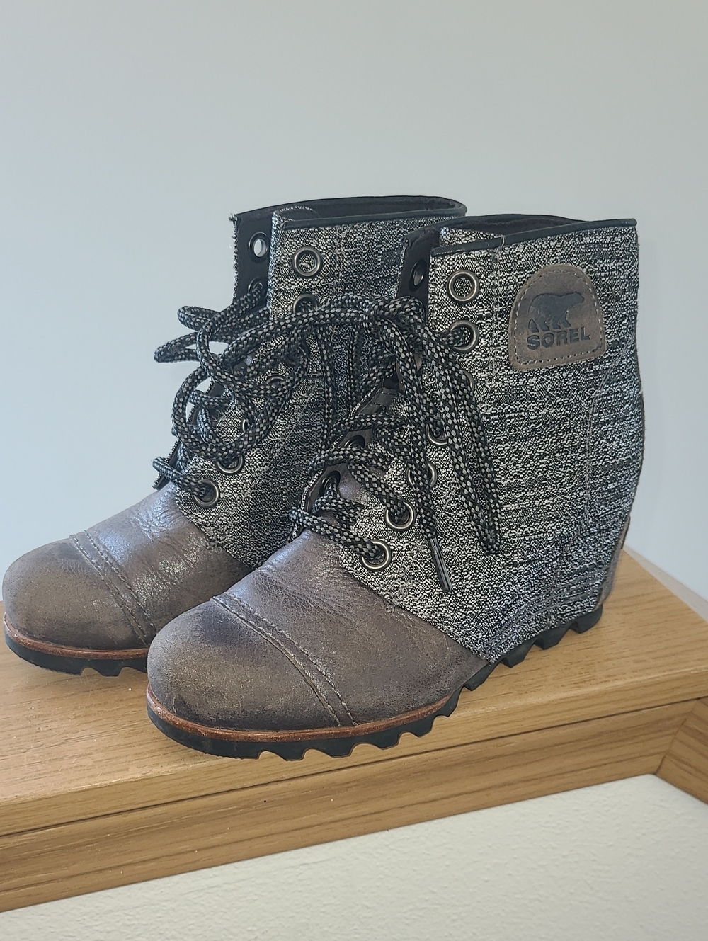 Sorel Women's Grey Lace-Up Wedge Ankle Boots